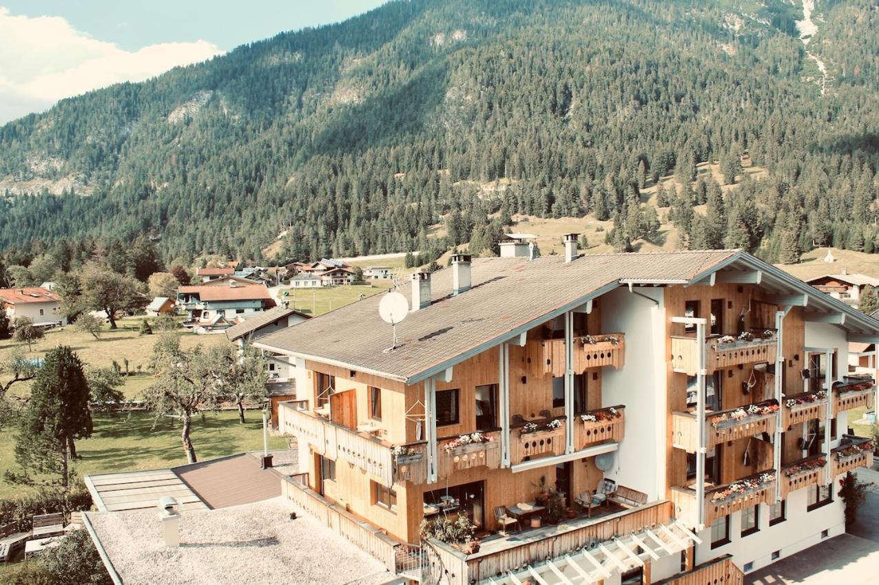 Pension Kreuzeck - Dein Gluecksplatz Am Lech Weissenbach am Lech Exterior foto