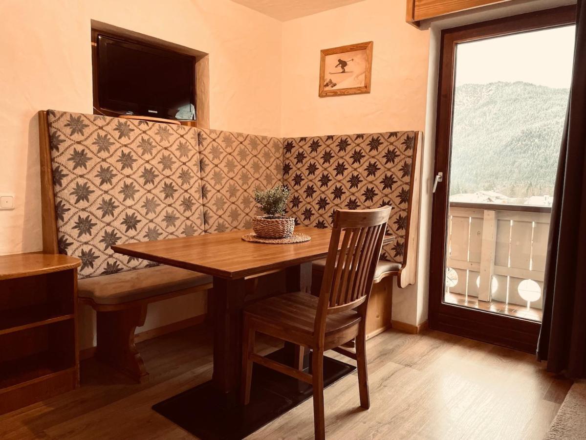 Pension Kreuzeck - Dein Gluecksplatz Am Lech Weissenbach am Lech Exterior foto